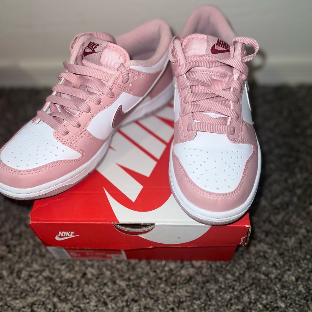 Nike Dunk Low Pink Velvet